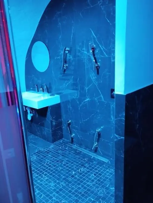 La Suite Miroir, Love Room Bouc-Bel-Air 0*,