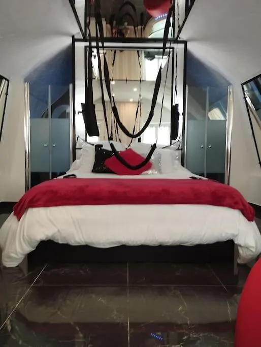 La Suite Miroir, Love Room Bouc-Bel-Air Appartement