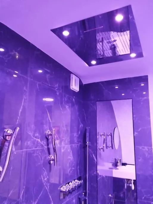 La Suite Miroir, Love Room Bouc-Bel-Air