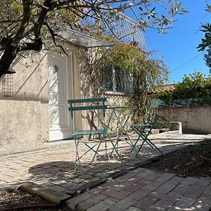 Appartement Confortable Au Calme Avec Acces Piscine Et Parking, Bouc-Bel-Air