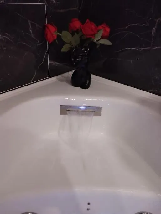 La Suite Miroir, Love Room Bouc-Bel-Air